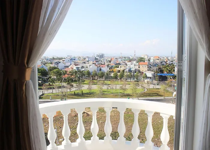 Huy Hotel *